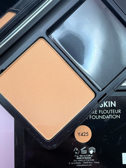 MAKE UP FOR EVER Matte Velvet Skin Blurring Powder Foundation in shade Y425