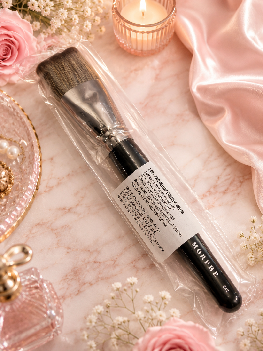 Morphe E42 Pro Deluxe Contour Brush – Angled Face Brush for Contour, Bronzer & Sculpting